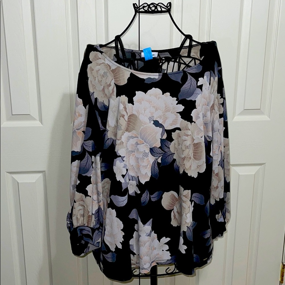 Beautiful floral Calvin Klein top